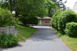 Exterior - Ludington Blue Spruce Inn (Ludington)
