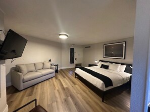 Pillowtop beds, in-room safe, bed sheets - Western Lodge (Steamboat Springs)