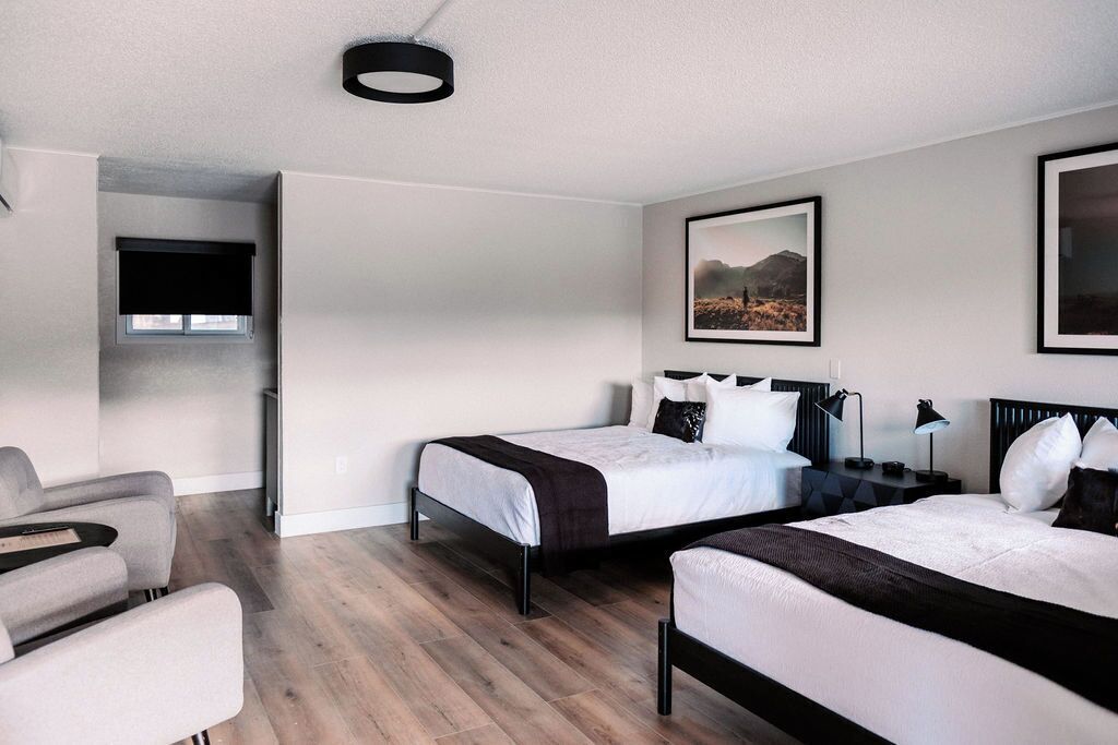 Classic Room | Pillow-top beds, in-room safe, bed sheets