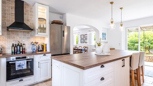 Private kitchen - Gorgeous home in Callian (Callian)