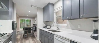 Newly furnished 1 story + Office Desk in Woodlands