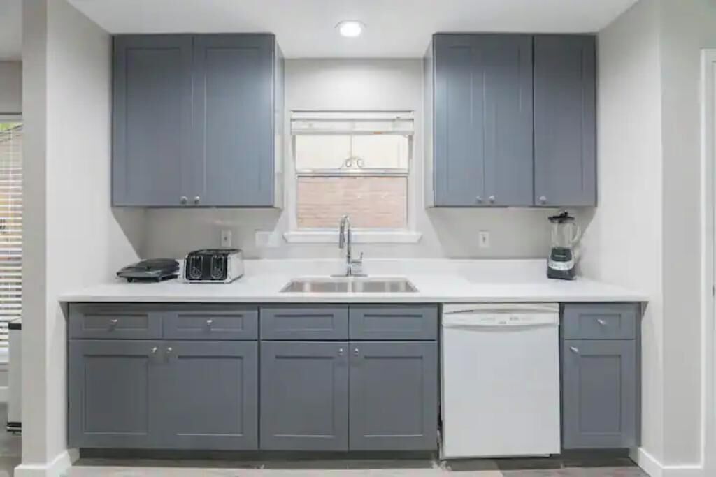 Newly furnished & Serene 3bdr home in Woodlands!