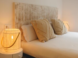 3 habitaciones, tabla de planchar con plancha, internet y ropa de cama 