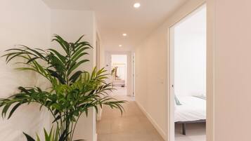 3 dormitorios, tabla de planchar con plancha, Internet y ropa de cama