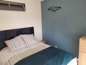 2 quartos, Wi-Fi de cortesia, roupa de cama