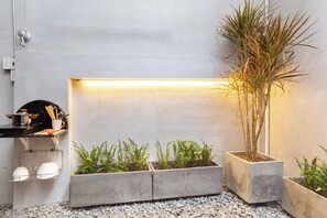 Interior - Elegant Art Decór Studio Hidden in Downtown Alley (Quan 1)