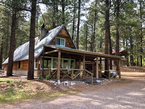 The GETAWAY nestled in the Brazos Cliffs near the river.
