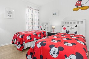 4 bedrooms, desk, iron/ironing board, travel crib