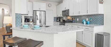 冰箱、微波炉、烤箱、洗碗机