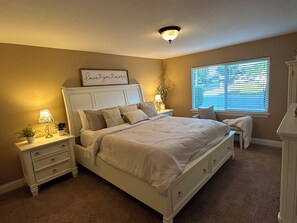 4 bedrooms, desk, iron/ironing board, travel cot