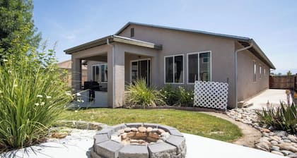 Tranquil and Spacious Family Haven by Sequoia & Kings Canyon National Park!