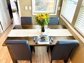 Dining - Living Green & Zen Wonderland Lake Boulder (Boulder)