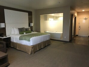 3 bedrooms, iron/ironing board, WiFi, bed sheets - WorldMark Anaheim - 3 Bedroom (Anaheim)