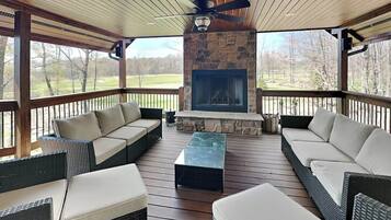 House (6 Bedrooms) | Property amenity