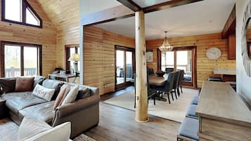 House (6 Bedrooms) | Property amenity