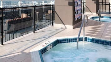 Baignoire à remous extérieure