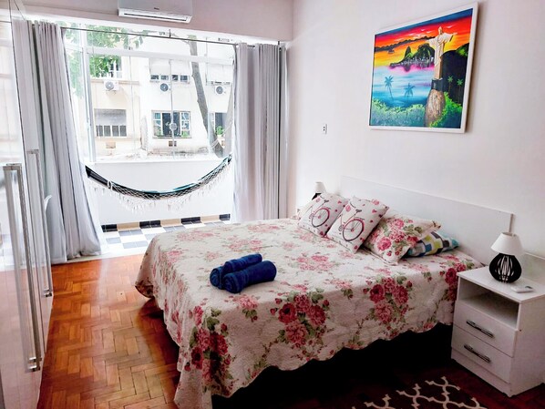 4 bedrooms, iron/ironing board, WiFi, bed sheets - Copacabana Comfort Home, large and comfortable apartment in Rio de Janeiro (Copacabana Rio de Janeiro)