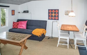 TV, fireplace - 1 bedroom stunning home in Ejstrupholm (Ejstrupholm)