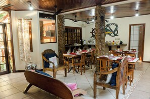 Living area - Pousada Sanhaço (Angra dos Reis)