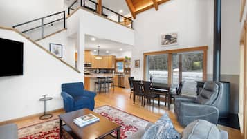 Smart TV, fireplace, offices