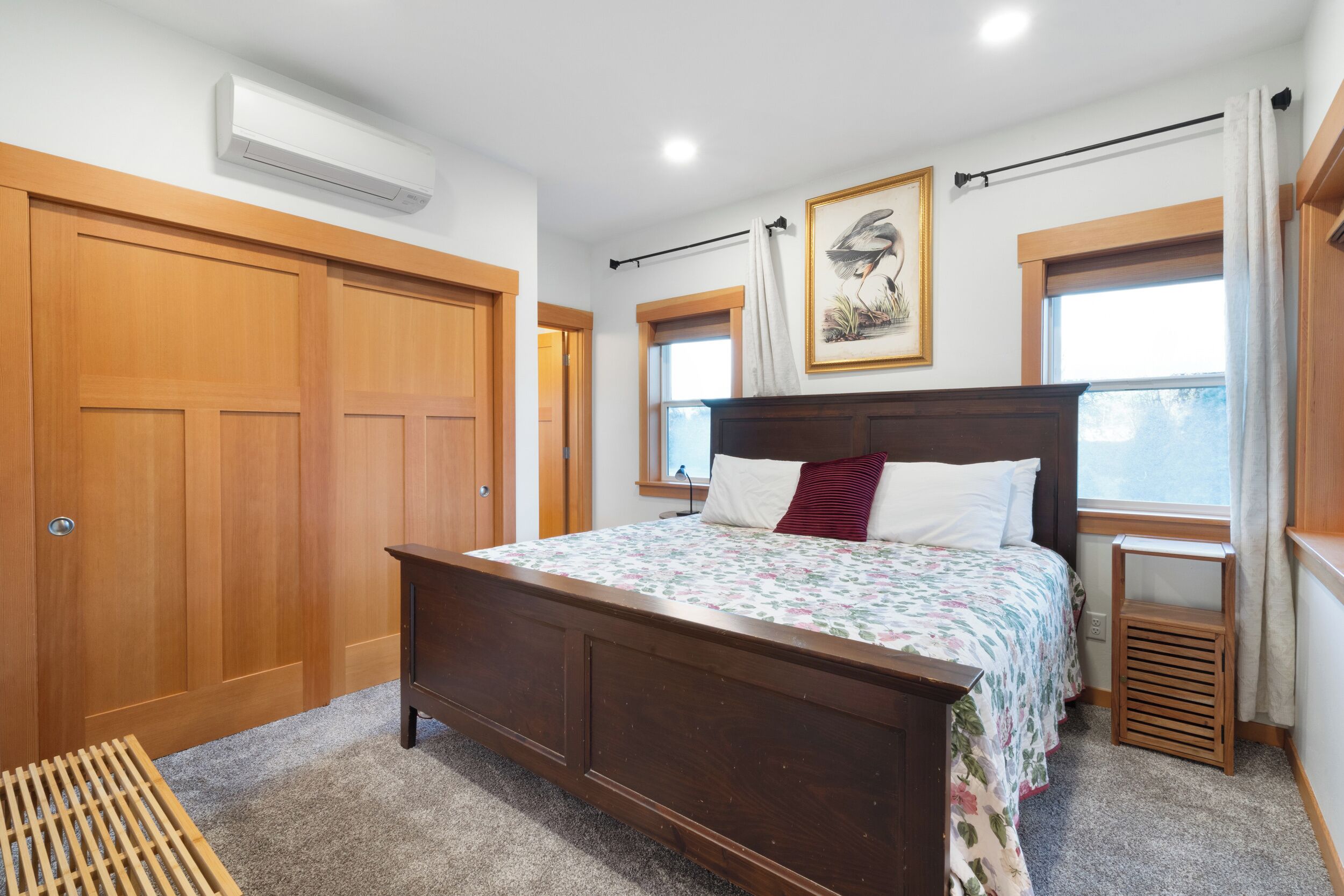 3 bedrooms, desk, iron/ironing board, free WiFi