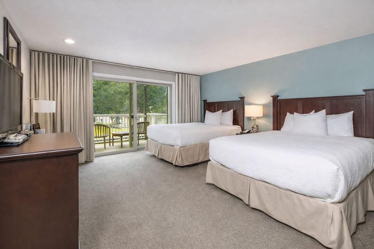 Escritorio, camas extra gratis, wifi gratis y ropa de cama