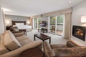 Deluxe Room, Kitchenette, Sea View | Ruang tamu | 40 inci sebuah televisyen pintar dengan digital, pendiangan 