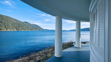Executive Suite, 1 King Bed, Ocean View, Oceanfront