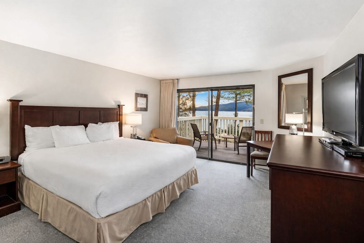 Habitación Prestigio, 1 cama King size, vista al puerto, frente al océano | Escritorio, camas extra gratis, wifi gratis y ropa de cama