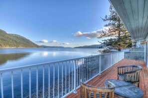 エクスクルーシブ スイート キングベッド 1 台 禁煙 シービュー | テラス / パティオ