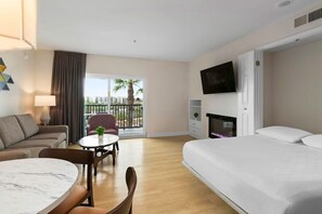 1 bedroom, iron/ironing board, WiFi, bed sheets - Oceanside | Beach Escape | Pool & Hot Tub (Oceanside)