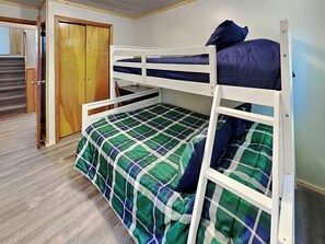 House, Multiple Beds, Balcony (Almost Heaven) | 4 bedrooms, individually decorated, individually furnished, bed sheets