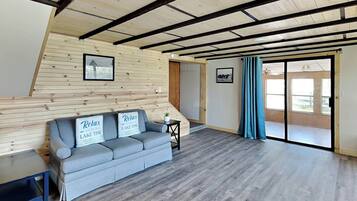 House, Multiple Beds, Balcony (Almost Heaven) | Interior