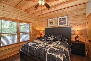 6 bedrooms, desk, WiFi, bed sheets - 6BR New Build, Hot Tub, Fire Pit, Mtn. Views (McHenry)