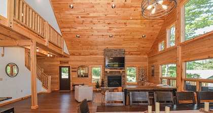6BR New Build, Hot Tub, Fire Pit, Mtn. Views
