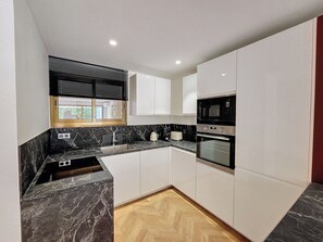 Fridge, microwave, dishwasher, coffee/tea maker - Henri Camille Real Estate- Palm Beach -Premium one bedroom with big terrace (Cannes)