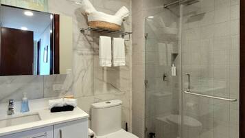 Condo, 2 Bedrooms, Kitchen, Ocean View | Bathroom | Shower, designer toiletries, hair dryer, towels
