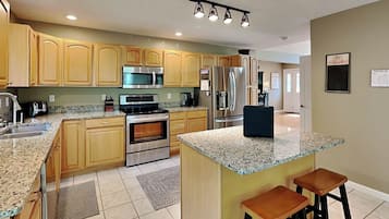 House (3 Bedrooms) | Property amenity