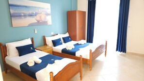 Standard Room, 1 Bedroom, Kitchenette, Courtyard View | Free WiFi, bed sheets - Friends House - Borsh Hotel (Lukovë)