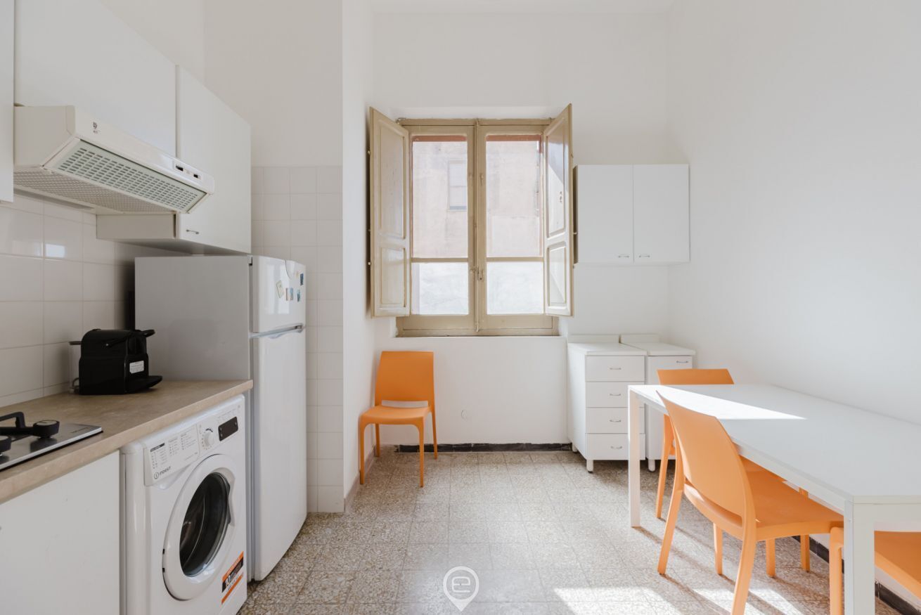 Frigorifero, piano cottura, macchina per tè/caffè