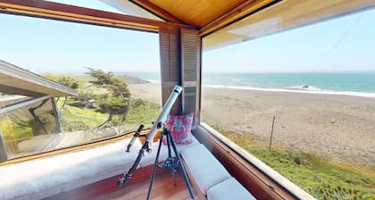 The Cliff House: Panoramic Oceanfront Views by Famed Architect Carson Bowler.