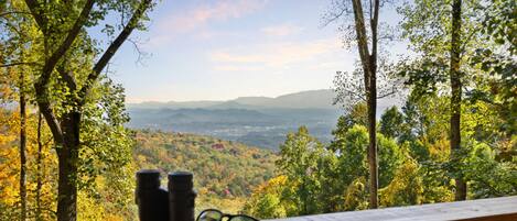 Cabaña familiar, vista a la montaña | Terraza o patio
