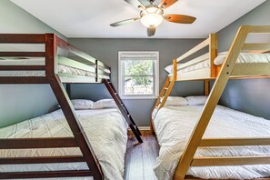 2 bedrooms, iron/ironing board, travel cot, WiFi - Lakefront Antioch Home w/ Dock, Grill, Game Room! (Antioch)