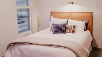 2 habitaciones, tabla de planchar con plancha y cuna de viaje