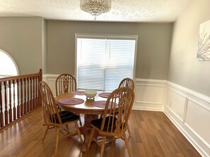 Dining - Amazing house with 5 bedrooms 3 full bathrooms. (Duluth)