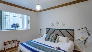 Habitación doble Premium, baño privado (7) | Ropa de cama de alta calidad, edredón y minibar