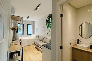 Decoración personalizada, muebles diferentes y escritorio