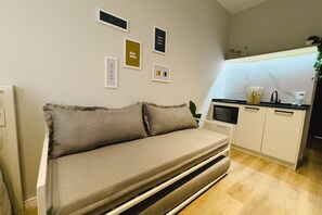 Individually decorated, individually furnished, desk, laptop workspace - Apê Av Paulista Haddock Lobo (São Paulo)