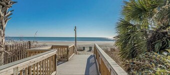 Adorable Ocean Front Condo - Pet friendly 