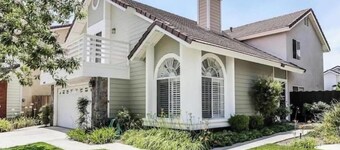 Stylish, 5 bedrm family home w/king bed